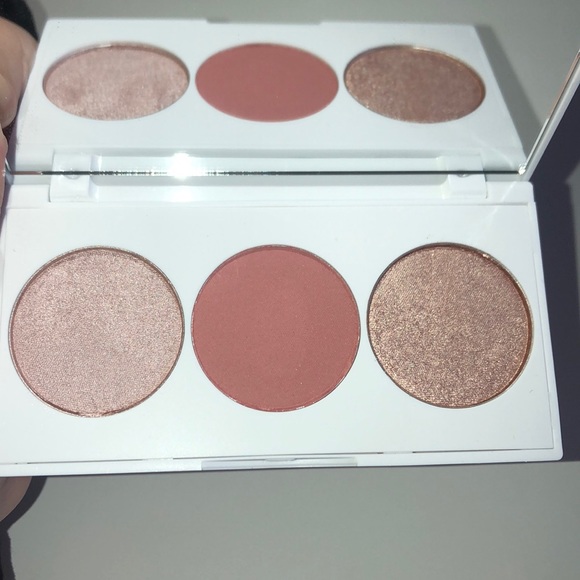*SOLD* OFRA X Madison Miller Squad Palette - Picture 4 of 4